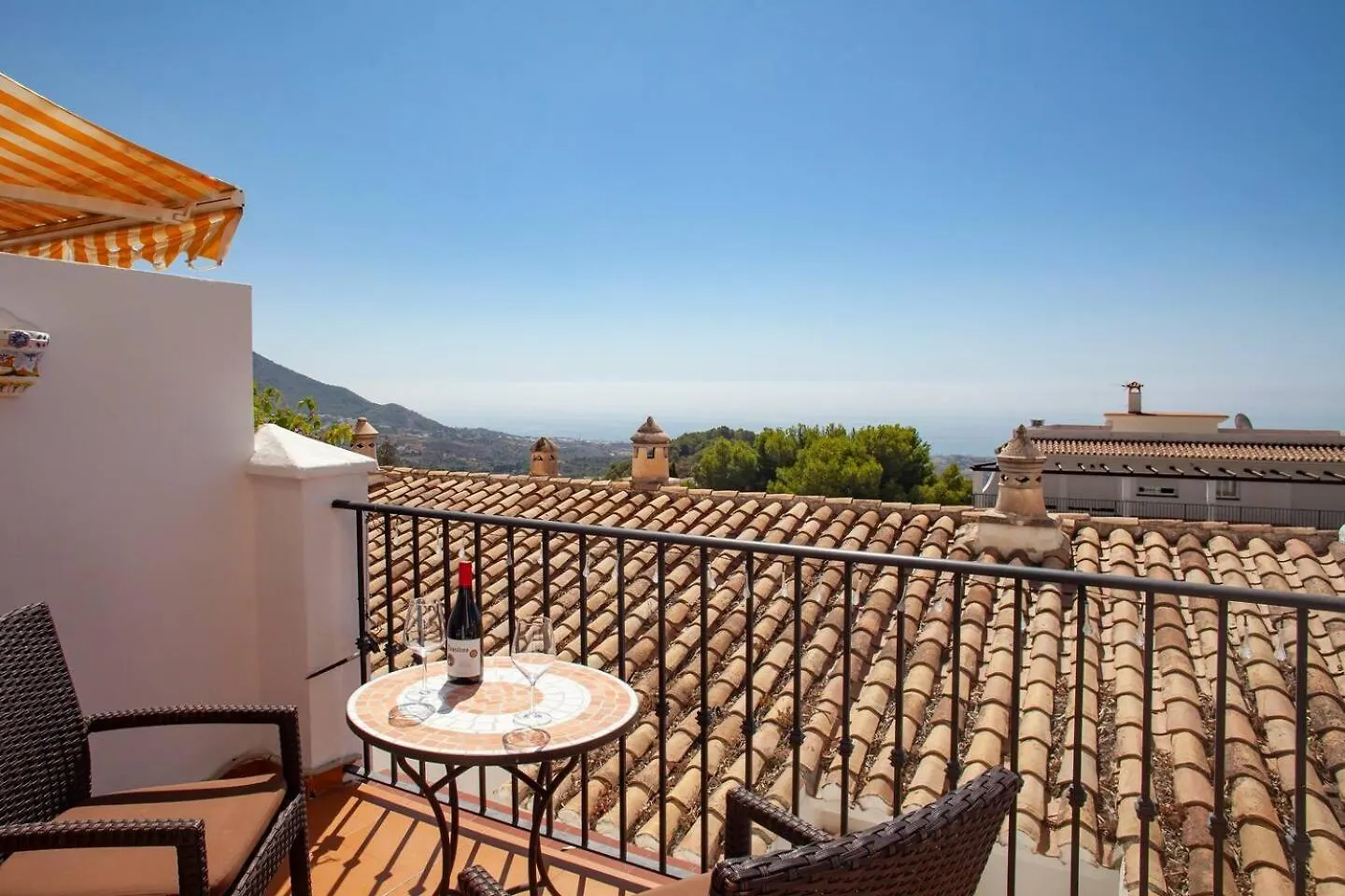 3 Bedrooms Sea Views Mijas Pueblo Apartment
